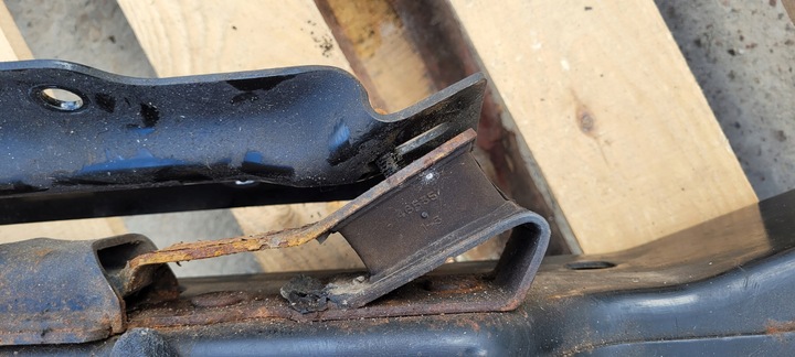 фото №13, Jeep wrangler jk балка кронштейн лапи коробки коробки передач 3.6 автомат