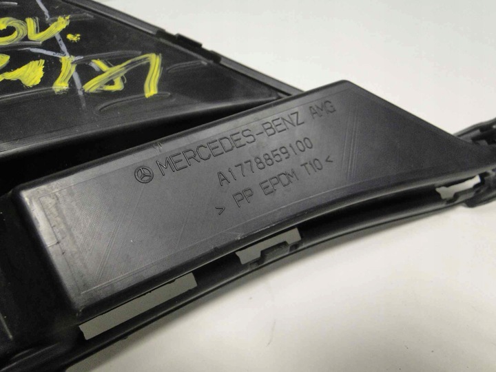 фото №10, Mercedes cla 118 решітка середня бампера amg