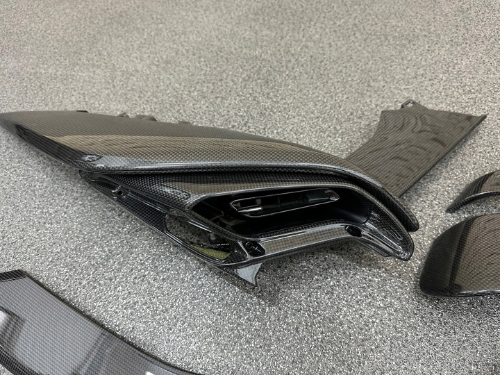 фото №7, Ferrari sf90 панель капот защита впуск набор карбон