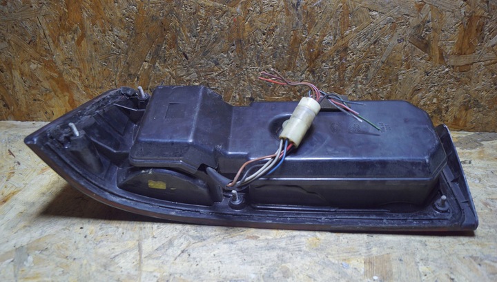 фото №14, Лампа праві зад porsche 924 s1572