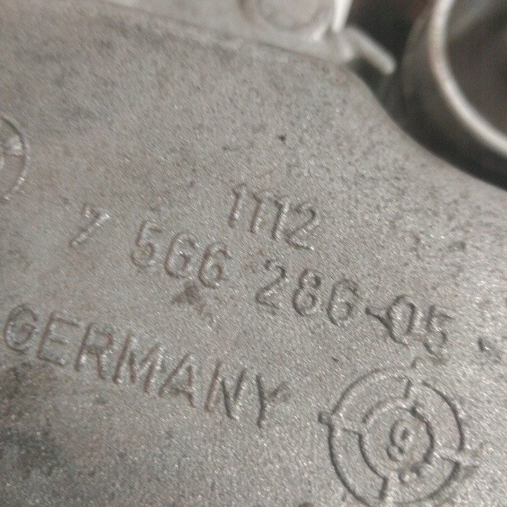 фото №9, Bmw f01 f10 4.4 v8 n63b44a кришка клапанів ліва