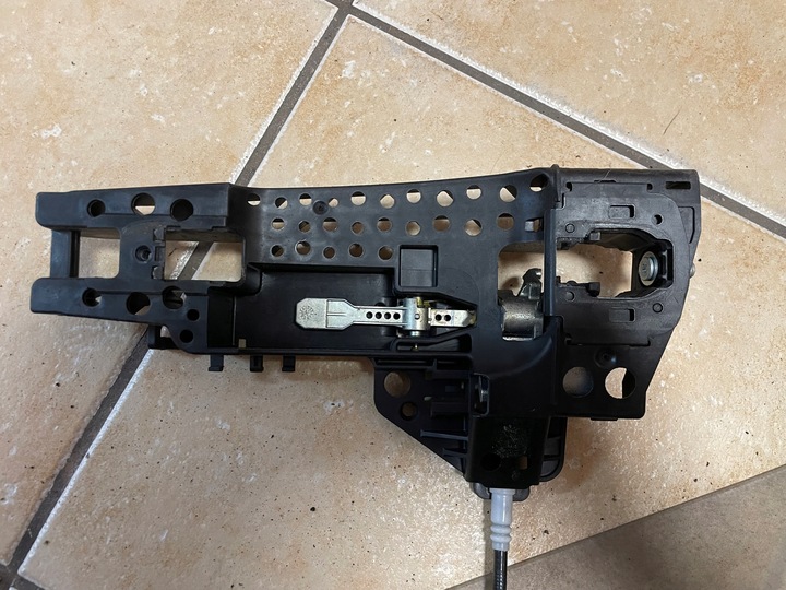 фото №9, Audi оригінальний номер 8t01837885 a5 8t 8f 2008 ручка зовнішня + замок