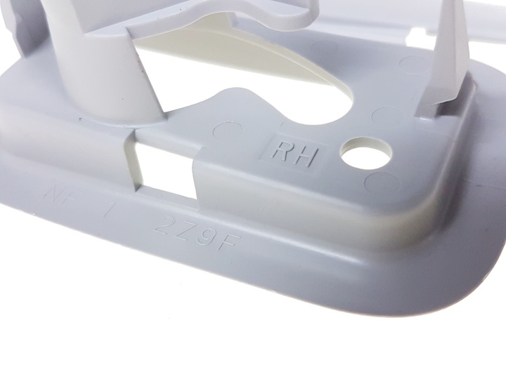 фото №8, Avensis t27 08-18 универсал защита держатель ролета крыша