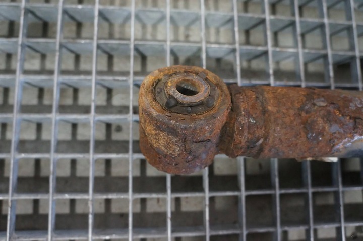 фото №4, Амортизатор праві перед range rover sport l320