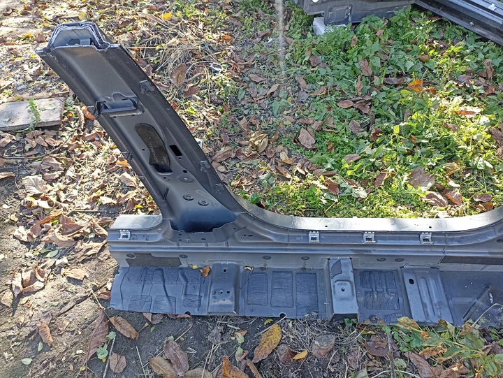 фото №8, Mercedes w213 e клас довгий поріг лівий стійка середній 992