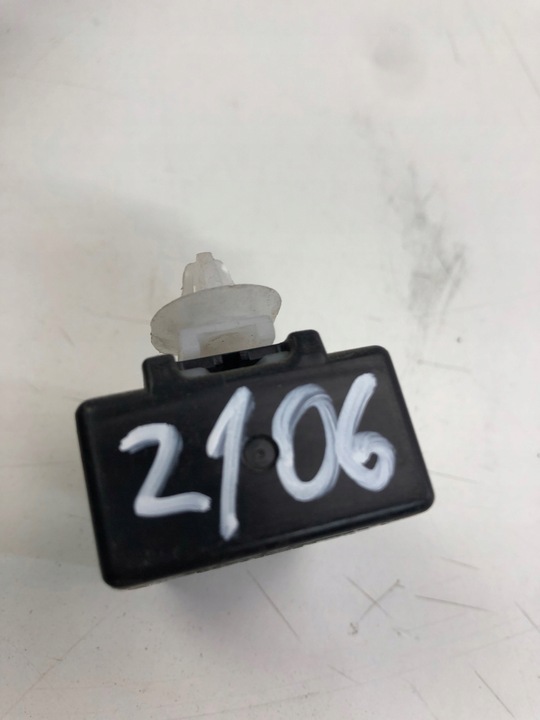 фото №8, Toyota avensis t-27 реле 895a1-47010