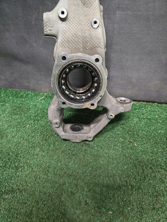 фото №5, Поворотный кулак левая перед porsche taycan 9j1