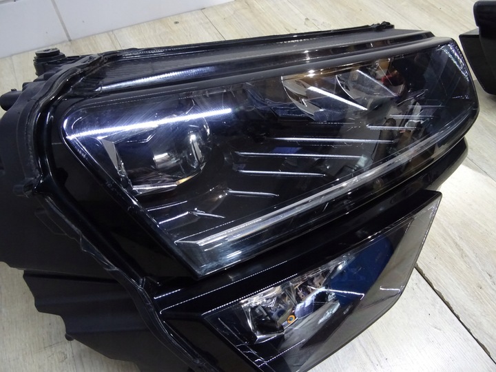фото №12, Лампа правая перед skoda karoq полный led 57b941016d