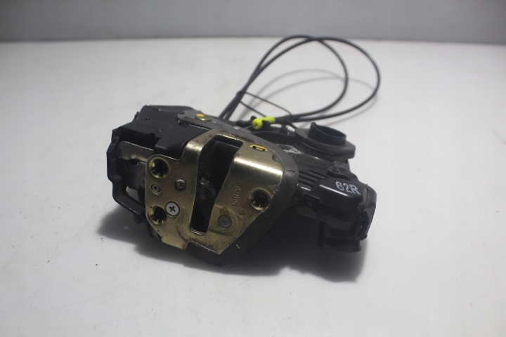 фото №3, Замок правый перед дверь toyota avensis ii t25