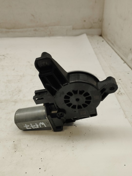 фото №9, Mercedes w177 amg a35 моторчик стеклоподъёмника правое зад a0009060908