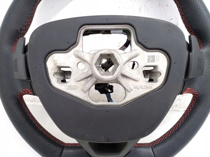 фото №16, Ford focus 2023 кермо