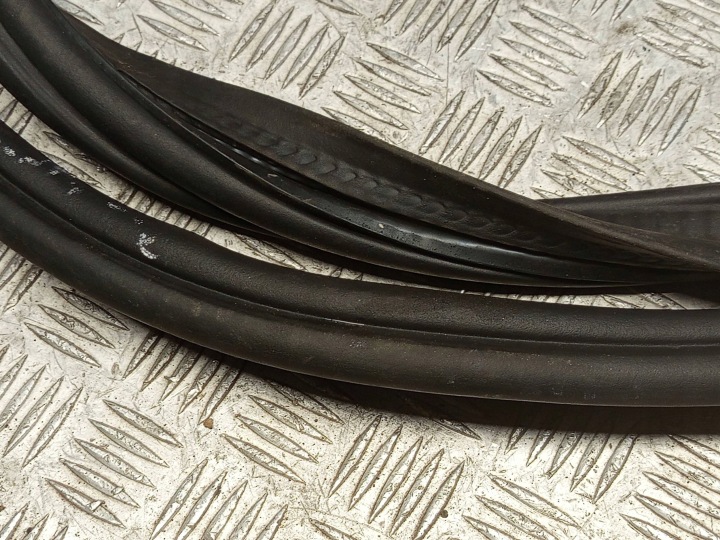 фото №13, Bmw (oem) 7423834 x2 f39 ущільнювач кришки кришки багажника