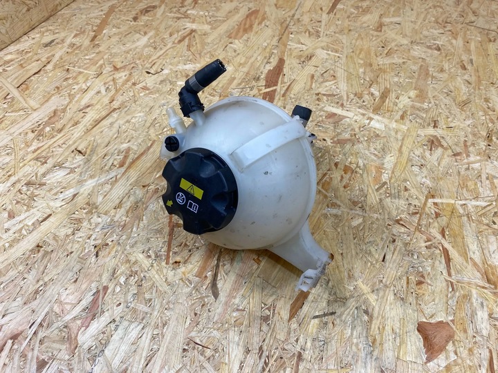 фото №7, Бак бачок розширювальний bmw g30 g31 g11 g12 8610654