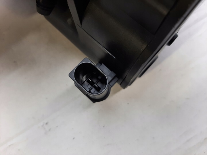 фото №13, Tesla модель y супорт гальмівний лівий зад 118864300c