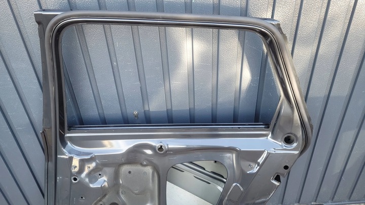 фото №13, Audi a4 b9 рестайлинг универсал дверь зад задние правые fv