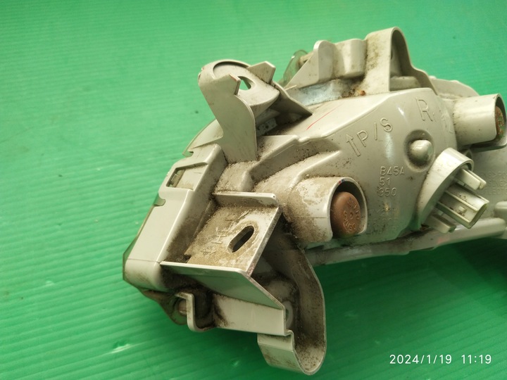 фото №9, Галоген правые поворотник mazda 3 stanley w1145 / k2442