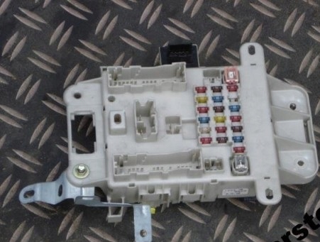 фото №1, Toyota rav4 2.0 vvti 00-05 коробка запобіжників