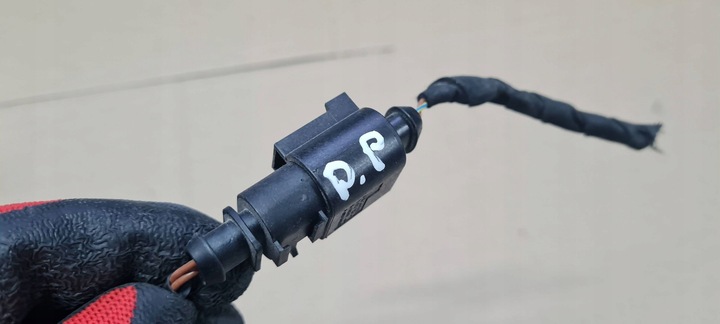 фото №7, Sq8 4m rsq8 q8 переключатель замка капота штекер разъём 8d0973822 a4 b9 8w q7