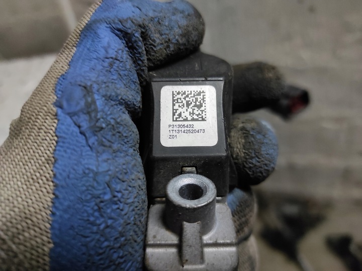 фото №5, Volvo v40 ii патрон / заряд капота 31305432