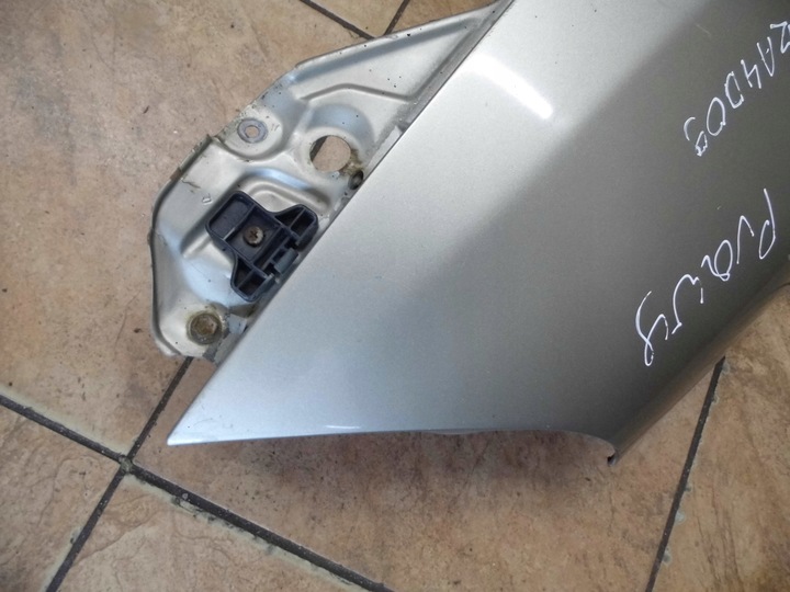 фото №7, Suzuki liana 1.6b 05' крило праві za4d09