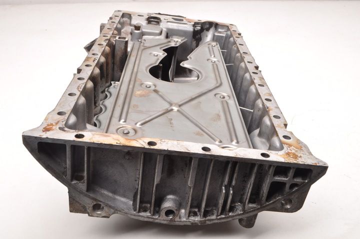 фото №4, Volvo v70 i 2.0 turbo 226km піддон масляна 1271604 термостат масла