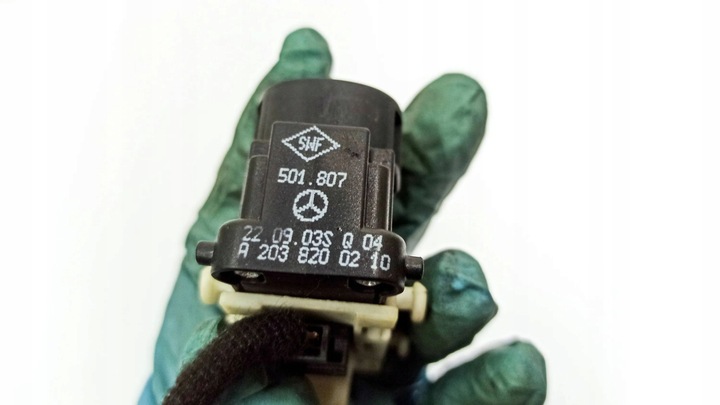 фото №10, Mercedes-benz c w203 2004 панели управление, переключатели