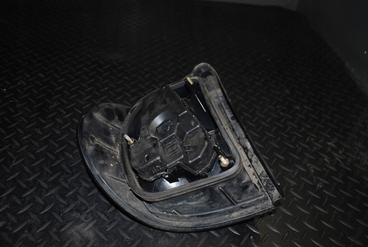 фото №16, Лампа правий зад vw sharan 7m0945258a вкладка