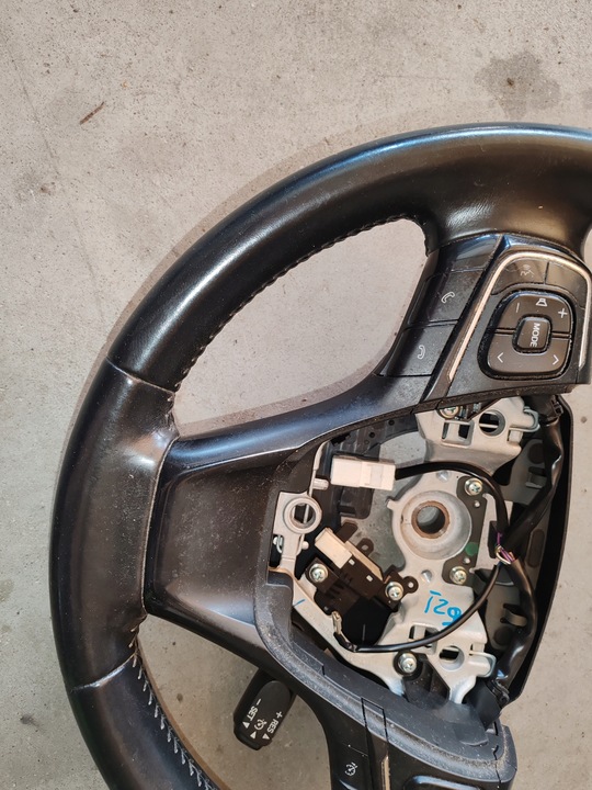 фото №7, Руль кожаный красивая t27 рестайлинг avensis t29 15-