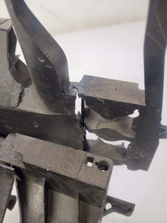 фото №11, Кріплення тримач фара audi a4 b8 8k0805607b