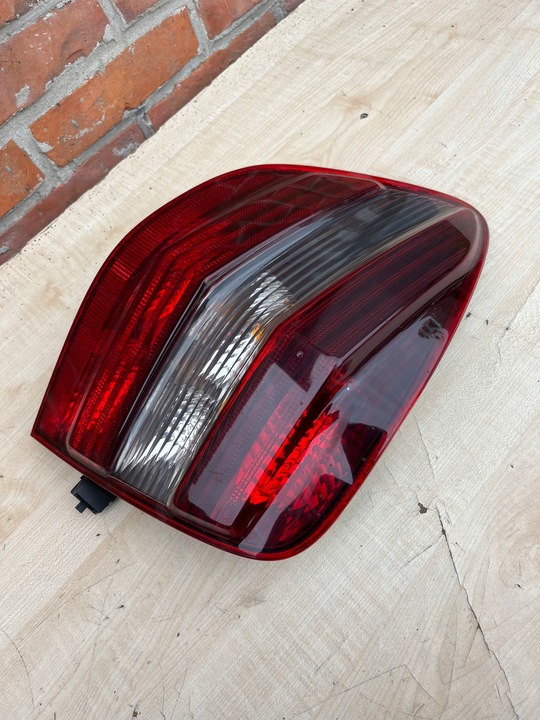 фото №9, Mercedes ml w164 05-11 лампа зад левая