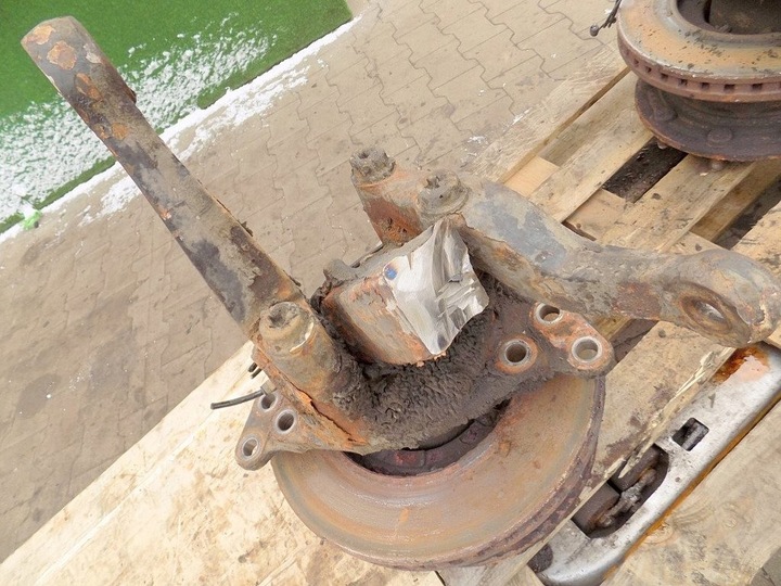 фото №11, Iveco eurotech 440km 2001r - ступица левая перед