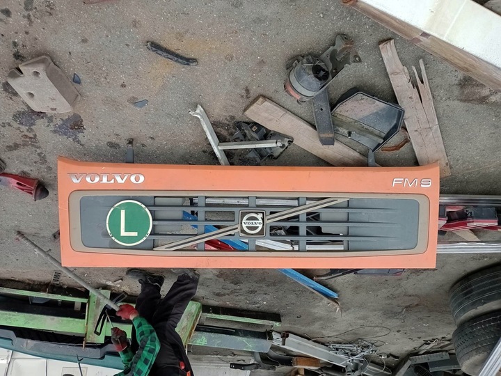 фото №1, Решётка радиатора капот решётка верхняя volvo fm9