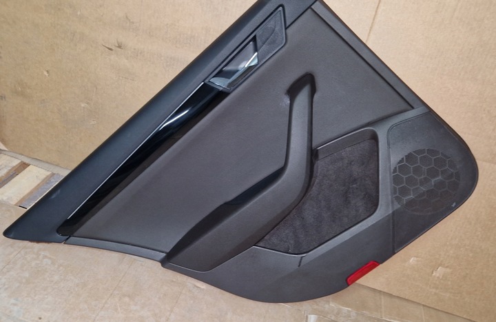 фото №8, Обшивки skoda superb iii універсал canton led коричневі