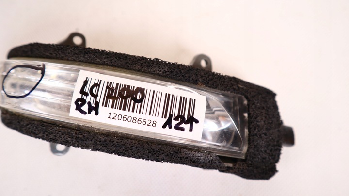фото №8, Toyota land cruiser 200 12- поворотник зеркало правый