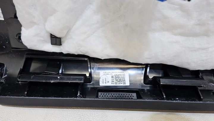 фото №13, Оббивка боковина двері лівий кнопки maserati grecale нове оригінал ідеальний стан