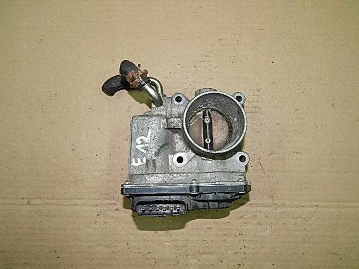 фото №1, Дроссельная заслонка toyota corolla e12 1.4 1.6 vvti 01-07 22030-0d020 4l10