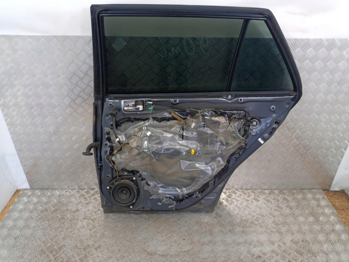 фото №8, Toyota avensis t25 універсал двері зад праві 1g3