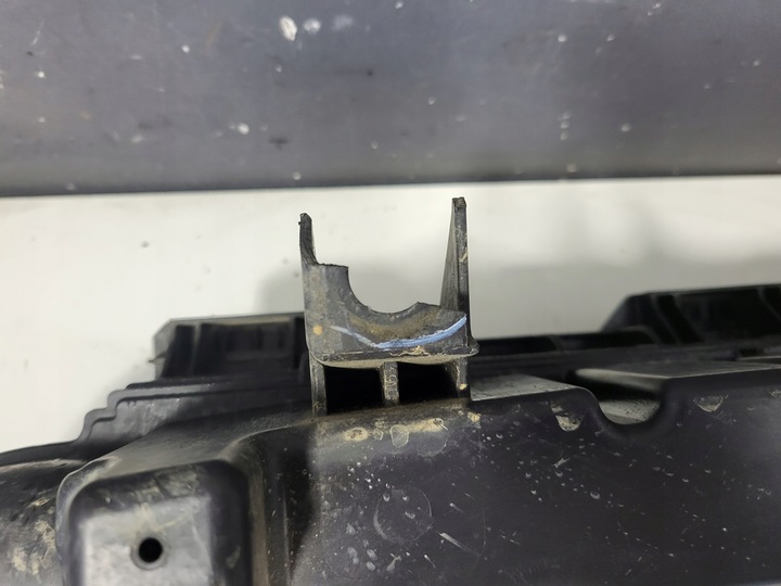 фото №7, Корпус фильтра воздуха peugeot 308 t9 1.2 thp 9805057080