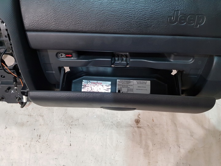 фото №8, Панель роздавальна капот jeep cherokee kj eu 3.7b