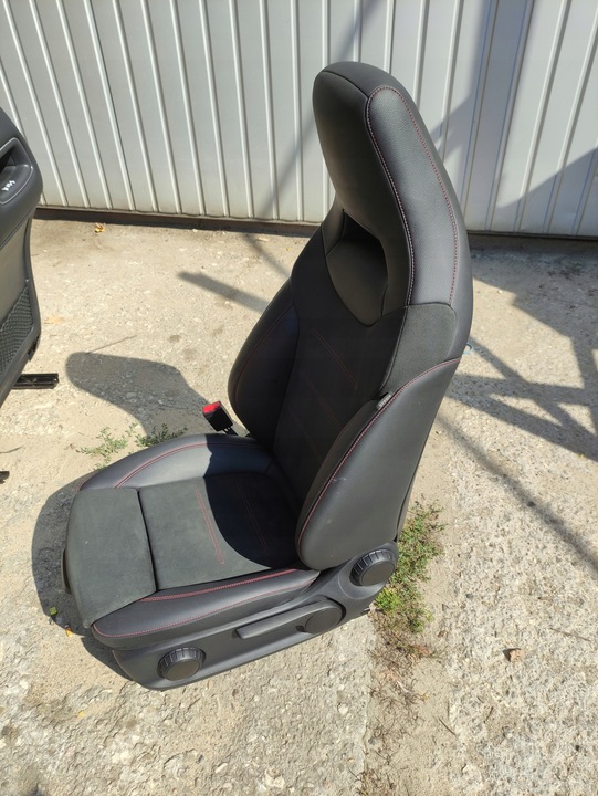 фото №12, Mercedes w177 amg сидіння червона nić алькантара