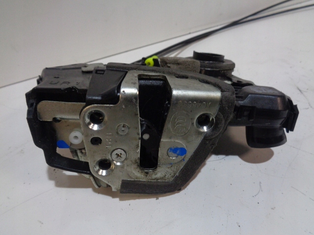 фото №8, Замок правий перед toyota avensis ii t25 06-08