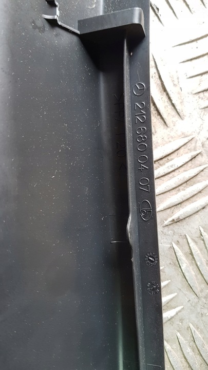 фото №10, Mercedes w212 заглушка защита панели правая перед 2126800407