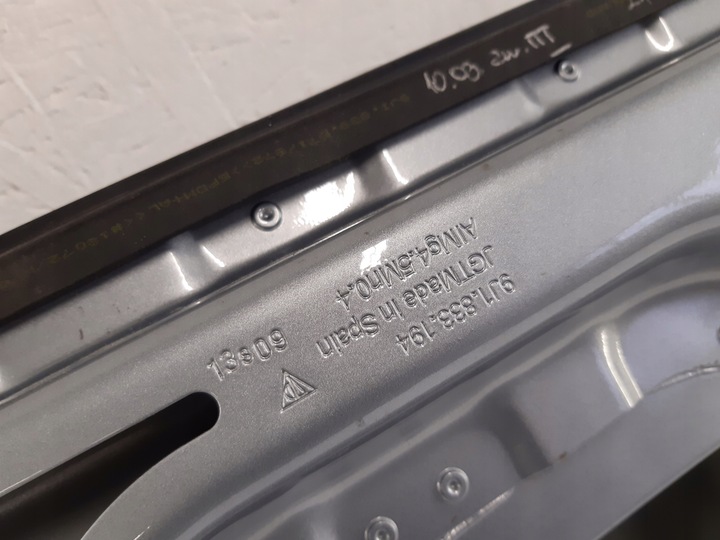 фото №9, Porsche taycan 9j1 дверь правые зад