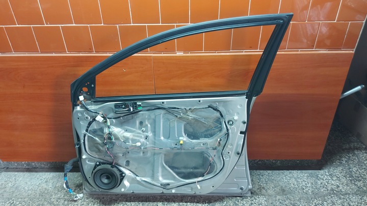 фото №14, Дверь правые правый перед передние toyota avensis t25 03- 1c0