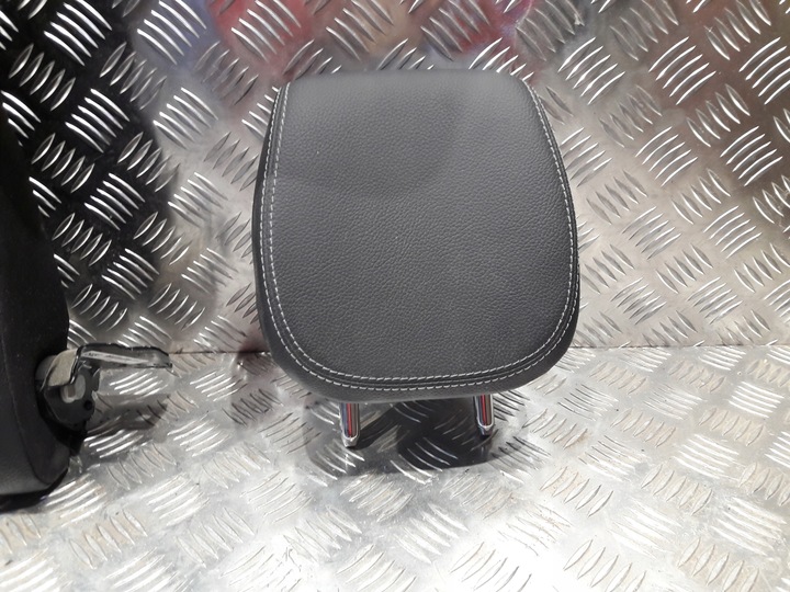 фото №9, Mercedes e w238 2017r диван зад підголівник