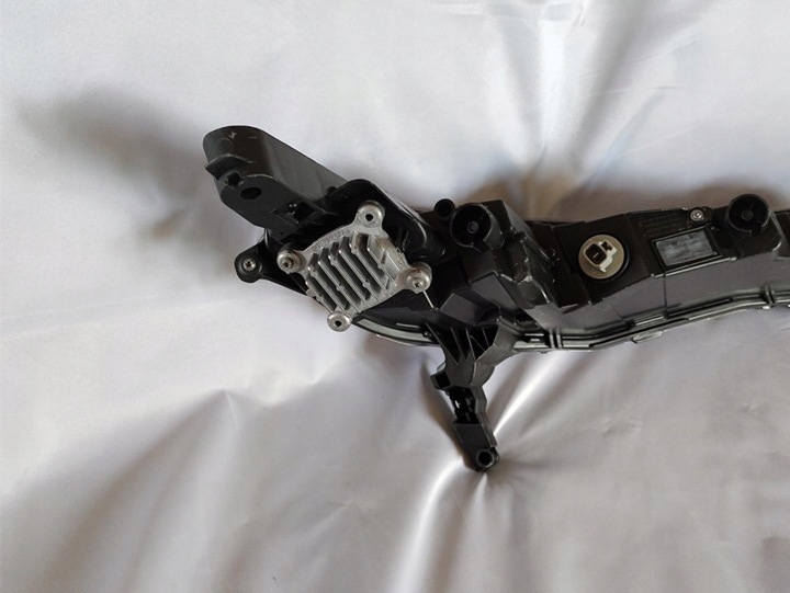 фото №8, Лампа led левый перед nissan juke ii 90170975