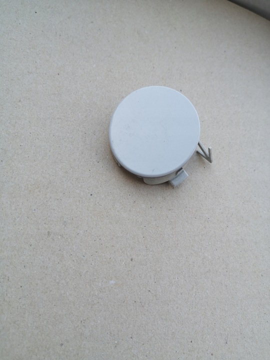 фото №1, Skoda enyaq 21- заглушка фаркоп бампера перед