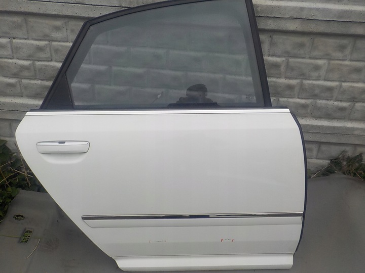 фото №1, Audi s8 a8 d3 дверь рамка правые зад белый