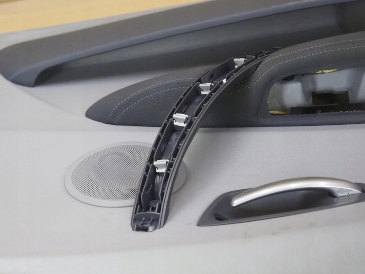 фото №8, Обивка боковина перед левый bmw e87 5d европа