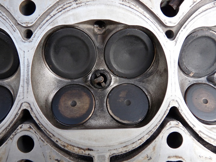 фото №11, Audi a8 d3 a6 c6 3.2 fsi головка права 06e103374b